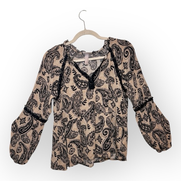 Knox Rose Tops - Knox Rose Black and Cream Paisley Blouse
